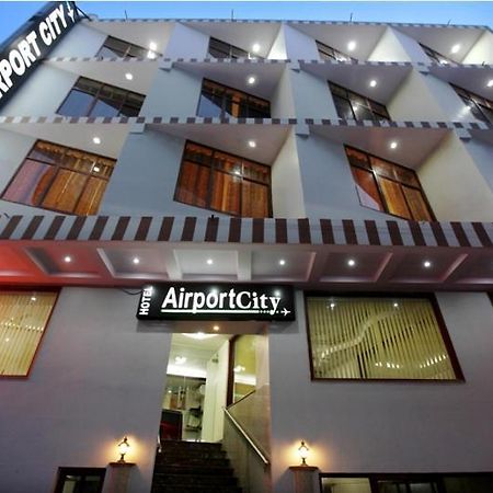 Hotel Airport City Near Delhi International Airport Új-Delhi Kültér fotó